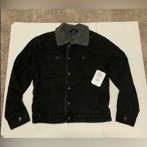 NWOT Men's Black Denim Jacket with Gray Sherpa Collar